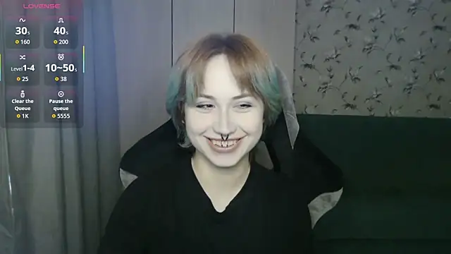 Snapshot of LeisaHopperstad chatting on May 2026 12:15:01 PM LeisaHopperstad online show from May 2026 12:15:01 PM