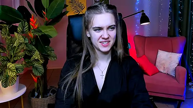 JuneWoods online show from March 2026 08:25:01 AM