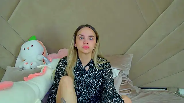 AnitaVenture online show from October 2025 04:34:01 AM