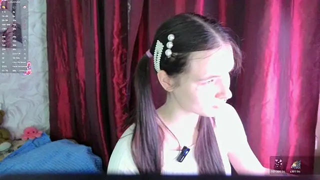 LolaVibe online show from November 2025 06:29:01 PM