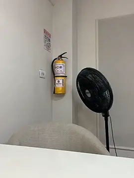 Snapshot of theladymonserrateshow chatting on December 2025 12:10:01 PM theladymonserrateshow online show from December 2025 12:10:01 PM