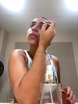 Snapshot of theladymonserrateshow chatting on December 2025 12:10:01 PM theladymonserrateshow online show from December 2025 12:10:01 PM