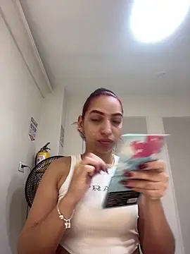 Snapshot of theladymonserrateshow chatting on February 2026 11:57:02 AM theladymonserrateshow online show from February 2026 11:57:02 AM