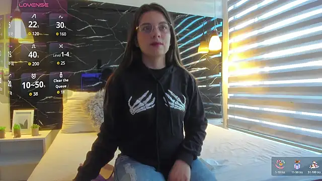 ZOE LE online show from October 2025 11:32:02 AM