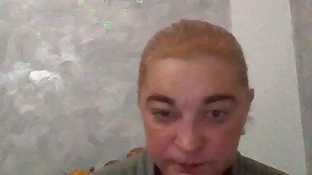 Snapshot of GoldenAngelMilf chatting on January 2026 05:33:02 AM GoldenAngelMilf online show from January 2026 05:33:02 AM