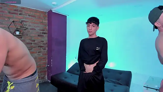 Spaceboys18 online show from April 2026 08:48:01 PM