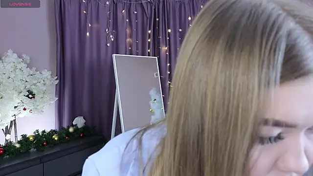 TwixieGuo online show from January 2026 10:28:02 AM