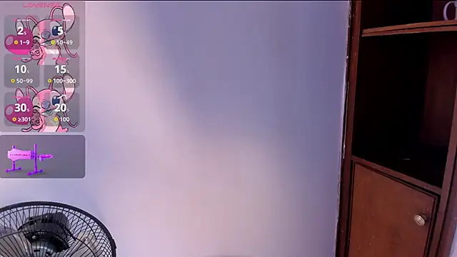 Caroline Millerr online show from October 2025 07:38:02 PM