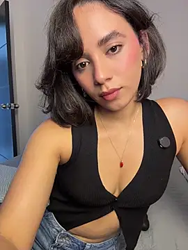 Capricho 01 online show from July 2026 08:33:01 PM