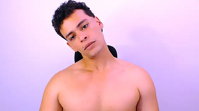 Snapshot of DominicBlazze chatting on October 2025 07:34:01 PM DominicBlazze online show from October 2025 07:34:01 PM