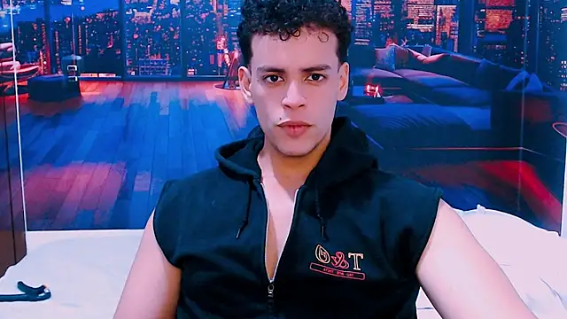 Snapshot of DominicBlazze chatting on October 2025 07:03:02 PM DominicBlazze online show from October 2025 07:03:02 PM