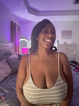 MadamGlam online show from October 2025 04:07:02 PM