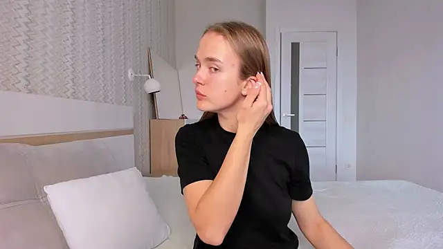 Snapshot of LilMary_ chatting on November 2025 11:31:02 AM LilMary online show from November 2025 11:31:02 AM