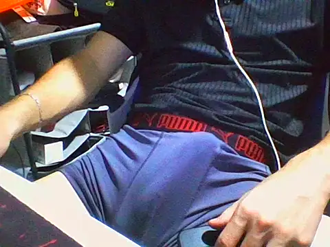 AlbertoRuiz086 online show from October 2025 06:17:01 AM