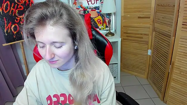 Snapshot of CamillaDreamer chatting on July 2026 10:36:02 PM CamillaDreamer online show from July 2026 10:36:02 PM