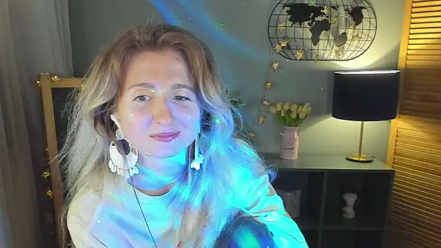 Snapshot of CamillaDreamer chatting on July 2026 11:04:02 AM CamillaDreamer online show from July 2026 11:04:02 AM
