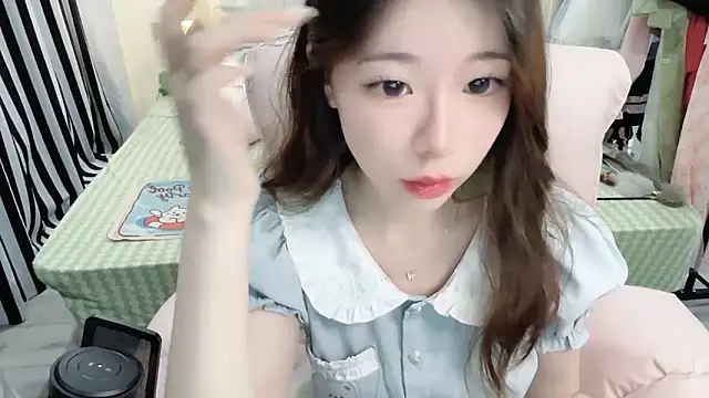 Snapshot of Gardenia-222 chatting on May 2026 04:01:02 PM Gardenia-222 online show from May 2026 04:01:02 PM