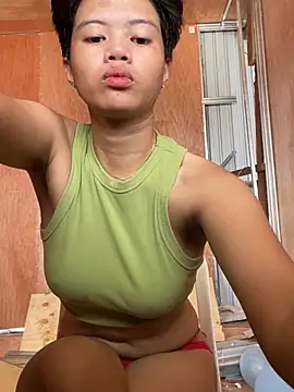 Snapshot of Obre17 chatting on February 2026 03:11:01 AM Obre17 online show from February 2026 03:11:01 AM