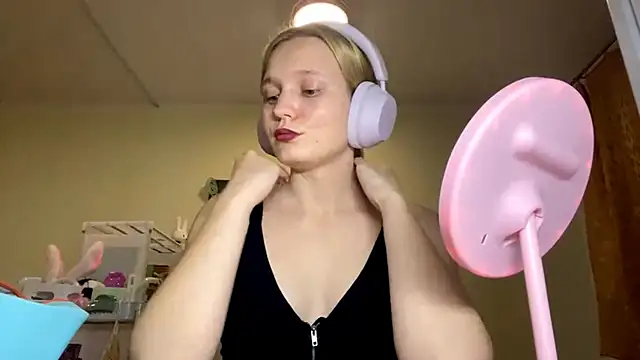 xX Looola Xx online show from October 2025 05:25:01 PM