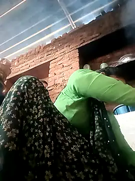 Snapshot of SHMA-77 chatting on November 2025 02:57:01 AM SHMA-77 online show from November 2025 02:57:01 AM