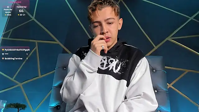 Snapshot of Lian_Miller1_ chatting on February 2026 12:20:01 PM Lian Miller1 online show from February 2026 12:20:01 PM