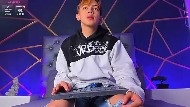 Snapshot of Lian_Miller1_ chatting on February 2026 12:39:02 PM Lian Miller1 online show from February 2026 12:39:02 PM