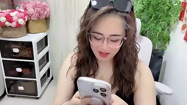 Snapshot of NEWONETO chatting on July 2026 01:25:01 PM NEWONETO online show from July 2026 01:25:01 PM