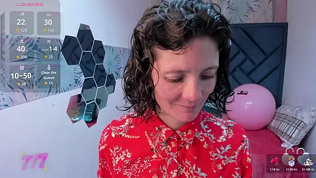 Snapshot of Valery_More__ chatting on June 2026 01:53:02 PM Valery More online show from June 2026 01:53:02 PM