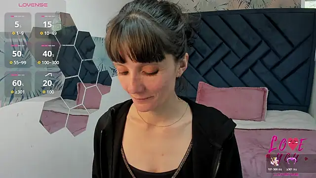 Snapshot of Valery_More__ chatting on June 2026 01:44:02 PM Valery More online show from June 2026 01:44:02 PM