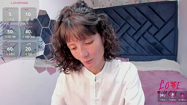 Snapshot of Valery_More__ chatting on July 2026 02:19:01 PM Valery More online show from July 2026 02:19:01 PM