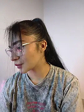 In-Ur-dreams online show from November 2025 07:06:01 PM