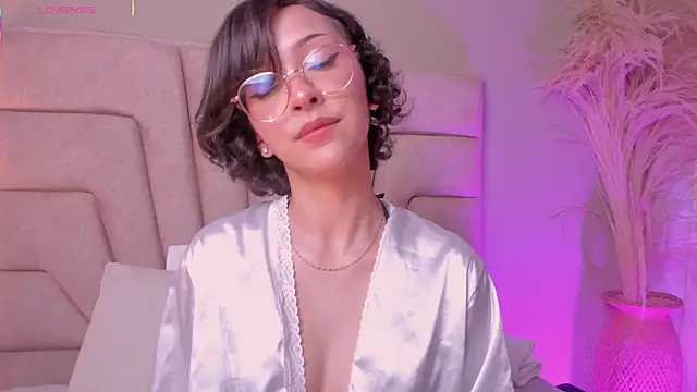 Snapshot of lyalee chatting on November 2025 07:14:02 PM lyalee online show from November 2025 07:14:02 PM