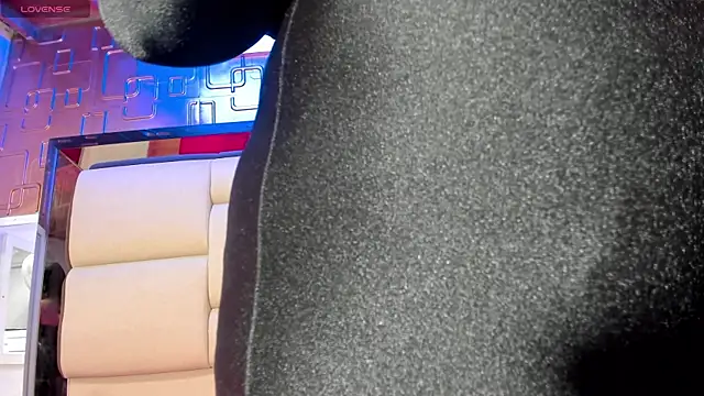 violet milleer online show from October 2025 12:25:01 PM