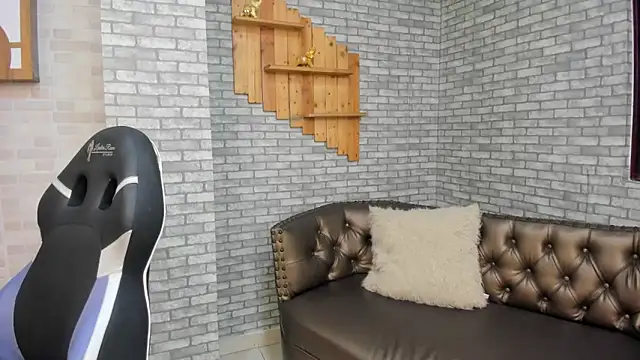 Alisonn Doll online show from November 2025 12:18:01 PM