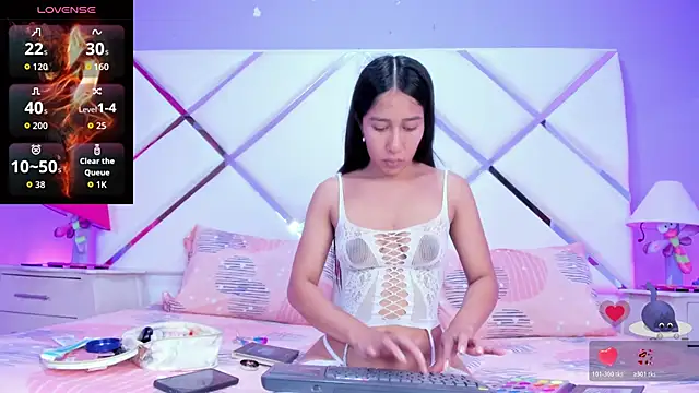 Amelia Rivas online show from November 2025 07:47:01 PM