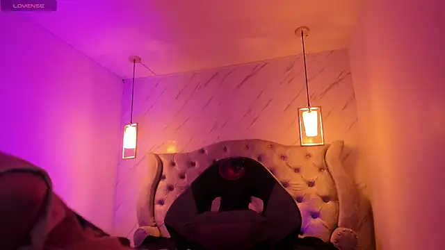 Snapshot of Iris__77 chatting on December 2025 05:51:02 PM Iris 77 online show from December 2025 05:51:02 PM