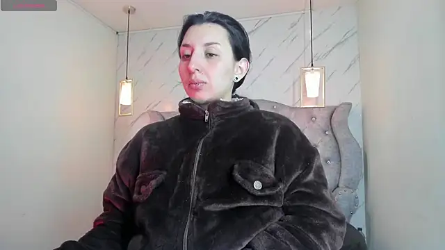 Snapshot of Iris__77 chatting on December 2025 12:34:02 PM Iris 77 online show from December 2025 12:34:02 PM