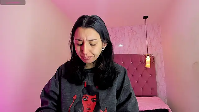 Snapshot of Iris__77 chatting on January 2026 12:07:02 PM Iris 77 online show from January 2026 12:07:02 PM