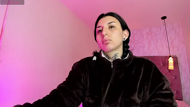 Snapshot of Iris__77 chatting on January 2026 12:07:01 PM Iris 77 online show from January 2026 12:07:01 PM