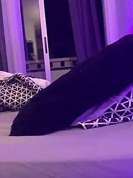 GoldenPussy1329 online show from November 2025 10:20:02 PM