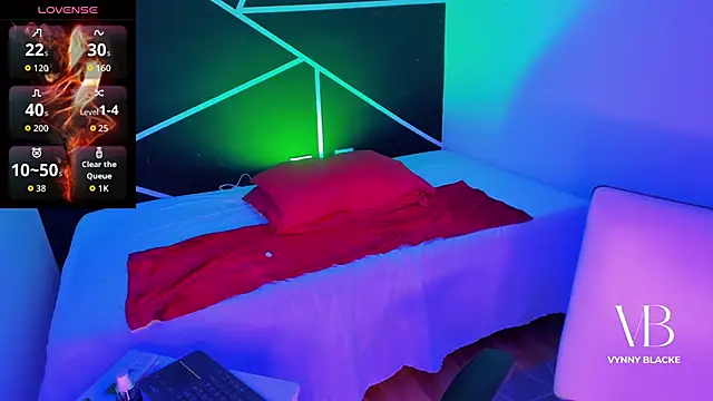 VynnyBlacke  online show from December 2025 09:43:01 PM