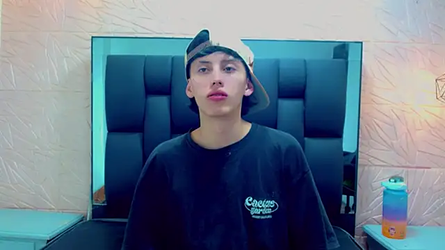 thaigo twink38 online show from November 2025 05:30:02 AM