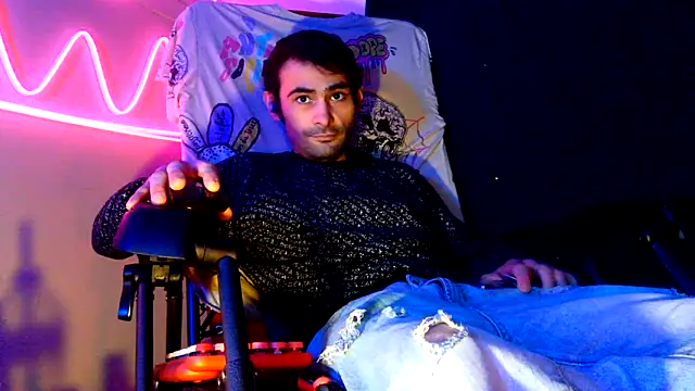 highinhtxx online show from December 2025 12:15:01 AM