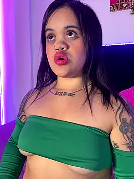Snapshot of Sussyroxxx chatting on October 2025 07:07:02 AM Sussyroxxx online show from October 2025 07:07:02 AM