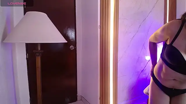 chloe  Jones  online show from February 2026 12:54:02 PM