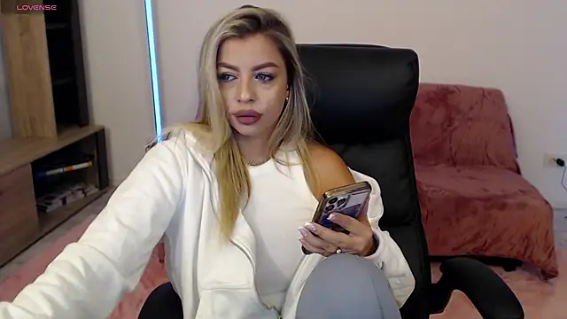 nicole   91 online show from October 2025 05:55:02 PM