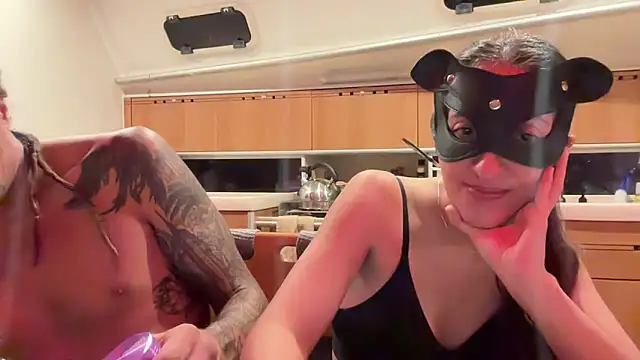 Monk and Mia online show from October 2025 04:48:02 AM