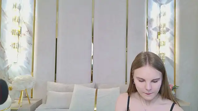 Snapshot of Lili_Lohan chatting on May 2026 05:03:02 AM Lili Lohan online show from May 2026 05:03:02 AM