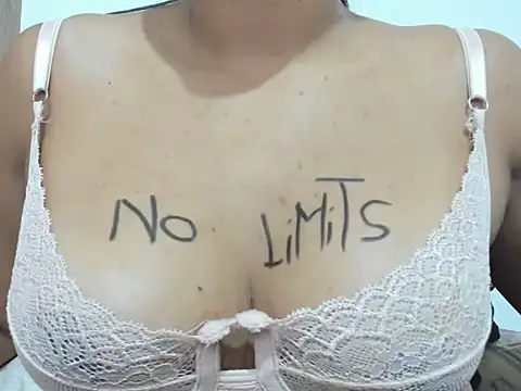 Valentinahot7 online show from October 2025 03:23:02 PM