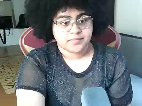 Snapshot of wluvnahe chatting on October 2025 06:59:01 PM wluvnahe online show from October 2025 06:59:01 PM